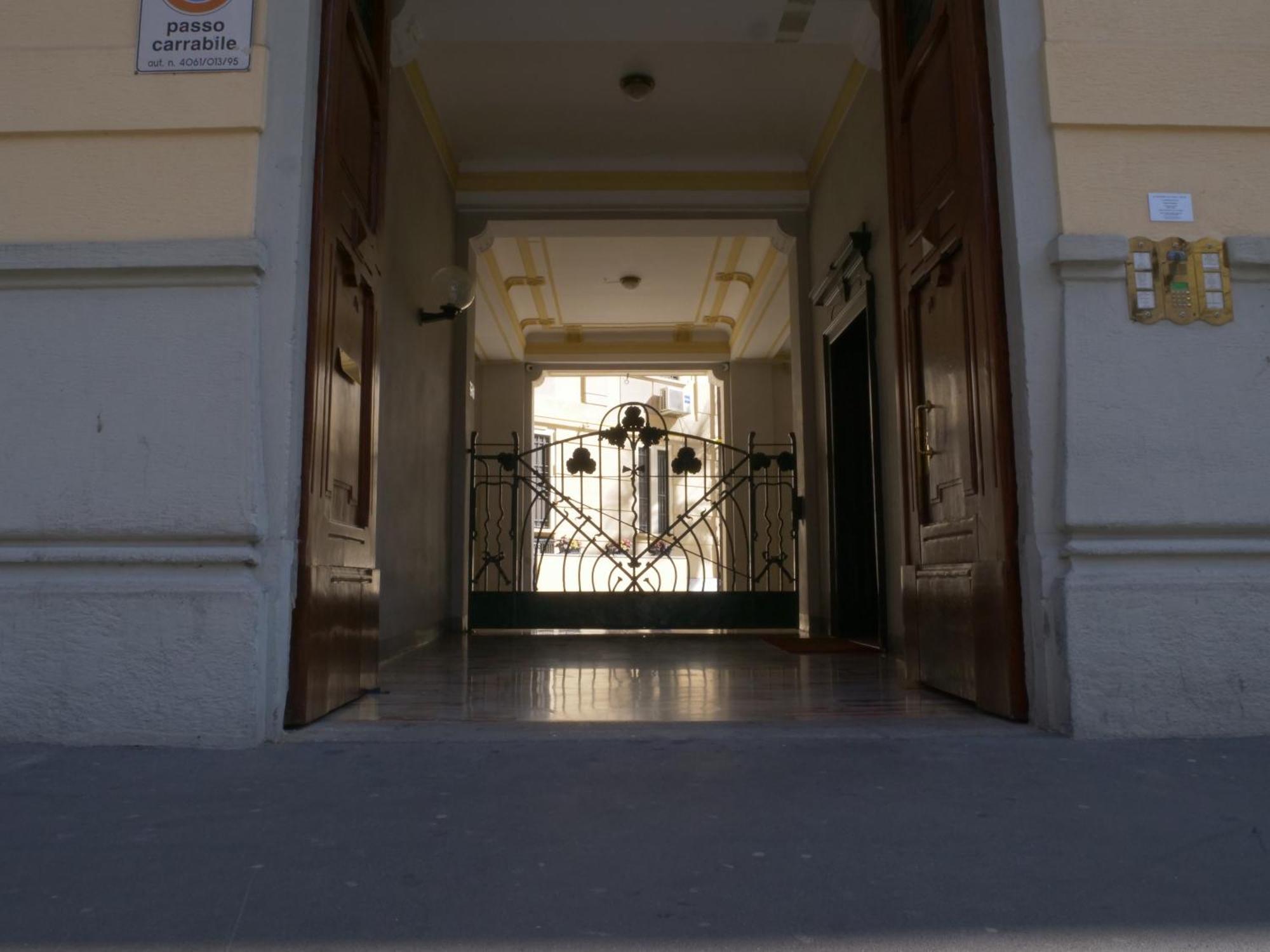 Wonderful Downtown Apartment-Hd Netflix, King-Size Bed, Two Minutes' Walk From Metro Mailand Exterior foto